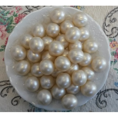 12 Perles d'huile de bain nacrées senteur COCO couleur Blanche