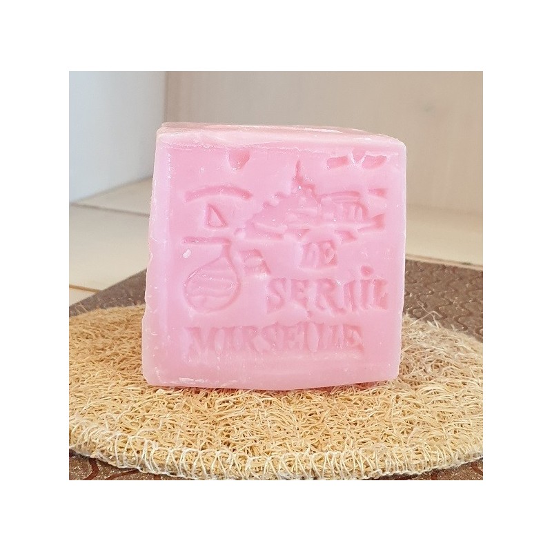 Savon de Marseille parfum Rose avec pétales de roses broyées 